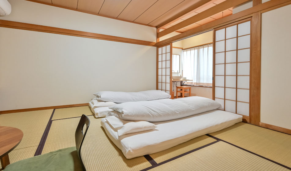 桐の間