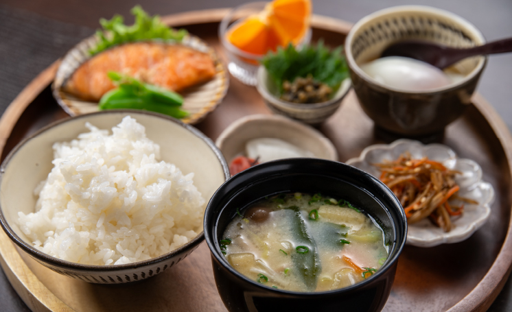 朝食